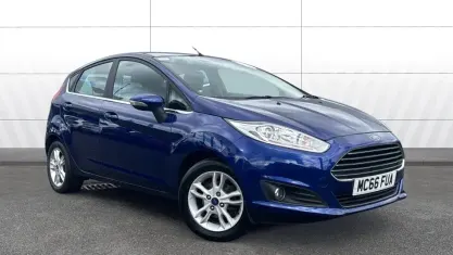 Begagnad Ford Fiesta Zetec 101 HK (74 kW) 2017 Blå Halvkombi