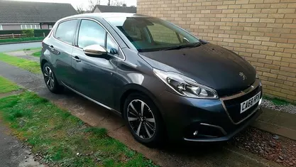 Used Peugeot 208 82 HP (60 kW) 2018 Grey Hatchback