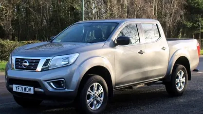 Grey Used 2021 Nissan Navara Acenta Pickup | £13,950 (Super price)
