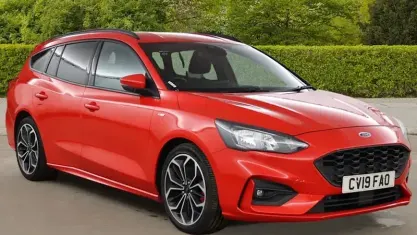 Używany Ford Focus ST-Line X 120 KM (88 kW) 2019 Czerwony Kombi