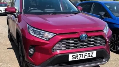 Used Toyota RAV4 Hybrid 218 HP (160 kW) 2022 Red SUV