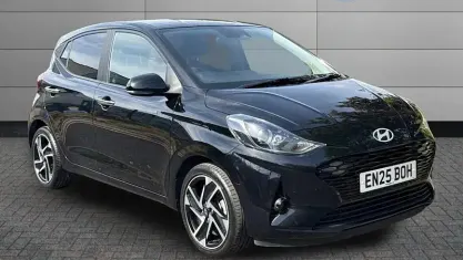 Used Hyundai i10 Premium 79 HP (58 kW) 2025 Black Hatchback