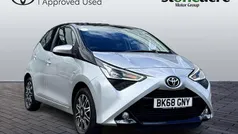 Silver Used 2018 Toyota Aygo X-clusiv Hatchback | £9,250 (Fair price)