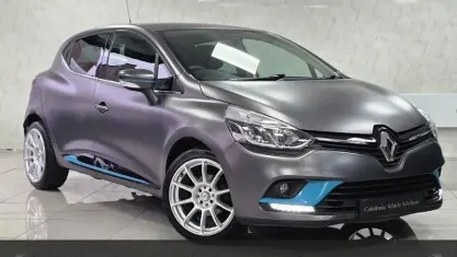 Used Renault Clio Iconic 90 HP (66 kW) 2019 Silver Hatchback