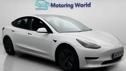 Used Tesla Model 3 Standard Range 239 kW (325 HP) 2020 White Sedan