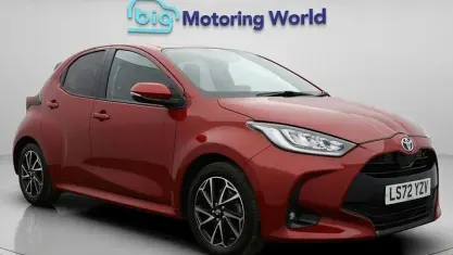 Usado Toyota Yaris Hybrid Design 116 HP (85 kW) 2026 Citadino