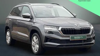 Used 2025 Skoda Karoq SE SUV | £23,643 (Fair price)