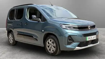 Used Vauxhall Combo Ultimate 100 kW (136 HP) 2026 MPV