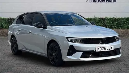 Crystal silver Used 2025 Vauxhall Astra S Estate | £21,900 (Fair price)