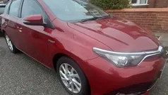 Red Used 2017 Toyota Auris Hybrid Hatchback | £11,299 (Good price)