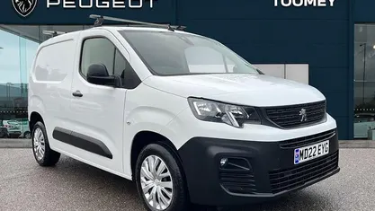White Used 2022 Peugeot Partner Premium MPV | £10,495 (Fair price)