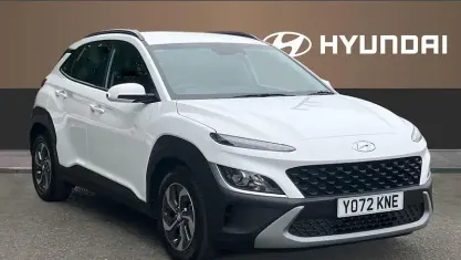 Używany Hyundai Kona SE 141 KM (103 kW) 2022 Biały SUV