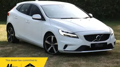 Usado Volvo V40 R-Design 122 HP (89 kW) 2019 Citadino