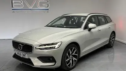 Begagnad Volvo V60 Momentum 190 HK (139 kW) 2018 Guld Kombi