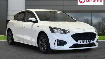 Used Ford Focus ST-Line 125 HP (91 kW) 2019 White Hatchback