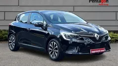 Metallic diamond black Used 2021 Renault Clio V Evolution Hatchback | £11,994 (Fair price)