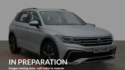 Usado VW Tiguan R-line 245 CV (180 kW) 2023 Plateado SUV