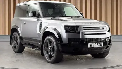 Used Land Rover Defender SE Dynamic 250 HP (183 kW) 2023 Eiger grey SUV