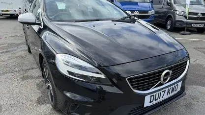 Used Volvo V40 R-Design 122 HP (89 kW) 2019 Hatchback