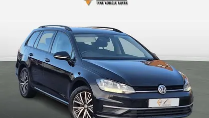 Black Used 2018 VW Golf VII SE Estate | £5,495 (Fair price)