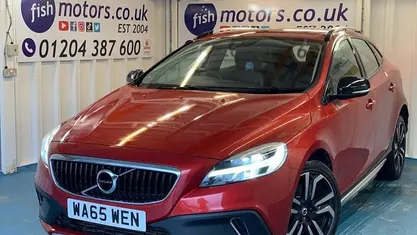 Used Volvo V40 Pro 152 HP (111 kW) 2018 Hatchback