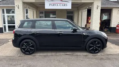 Usado Mini Cooper Clubman Exclusive 136 CV (100 kW) 2019 Negro Familiar
