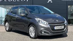 Used 2018 Peugeot 208 Signature Sky Hatchback | £6,495 (Fair price)