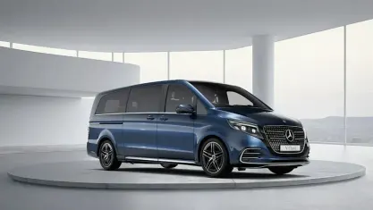 New Mercedes V300 Premium 237 HP (174 kW) 2026 MPV