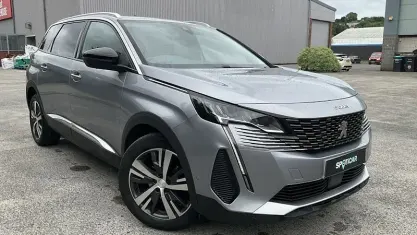 Used Peugeot 5008 Allure 131 HP (96 kW) 2022 Grey SUV