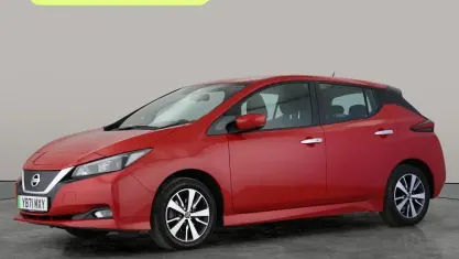 Usado Nissan Leaf Acenta 110 kW (150 HP) 2021 Vermelho Citadino