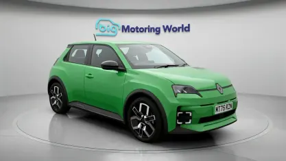 Used Renault 5 E-Tech Evolution 89 kW (122 HP) 2025 Hatchback