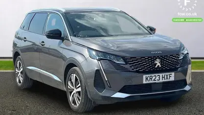 Usado Peugeot 5008 Active+ 131 HP (96 kW) 2023 Cinzento SUV