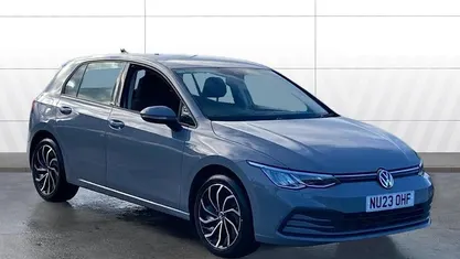 Used VW Golf VIII Life 131 HP (96 kW) 2023 Grey Hatchback