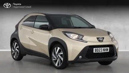 Used Toyota Aygo X 72 HP (52 kW) 2023 Ginger beige bitone (metallic paint) SUV