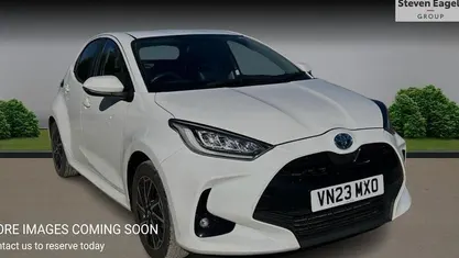 Usado Toyota Yaris Hybrid Design 116 HP (85 kW) 2026 Citadino