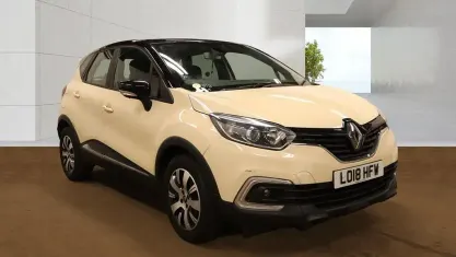 Used Renault Captur Play 90 HP (66 kW) 2018 White SUV