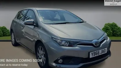 Used Toyota Auris Hybrid Business Edition 136 HP (100 kW) 2017 Hatchback