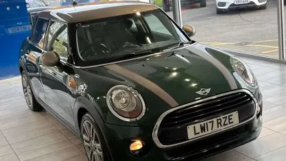 Begagnad Mini Cooper Hatch 136 HK (100 kW) 2017 Halvkombi
