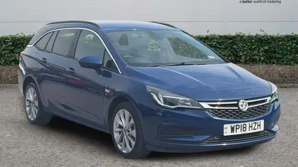 Used Vauxhall Astra 150 HP (110 kW) 2018 Blue Estate