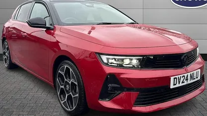 Red Used 2024 Vauxhall Astra Ultimate Hatchback | £18,473 (Fair price)