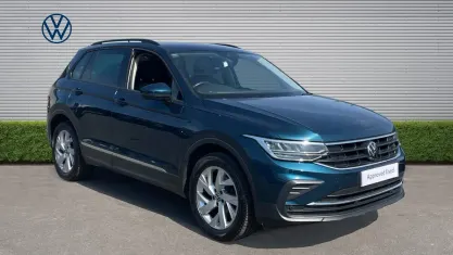 Used VW Tiguan Life 150 HP (110 kW) 2023 Blue SUV