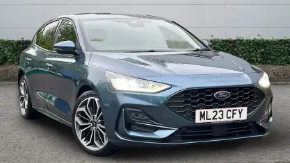 Używany Ford Focus ST-Line X 125 KM (91 kW) 2023 Niebieski Hatchback