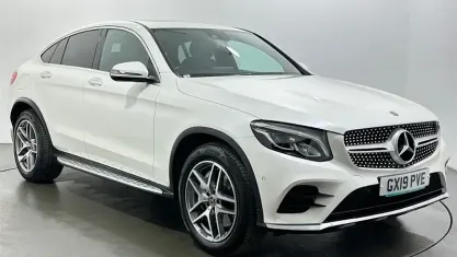 Usado Mercedes GLC220 AMG line 170 HP (125 kW) 2019 Branco Coupé