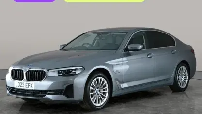 Usado BMW 530e Comfort Edition 292 CV (214 kW) 2023 Gris Berlina
