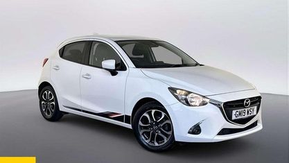 Używany Mazda 2 Inclusive 90 KM (66 kW) 2019 Biały Hatchback