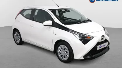 Usado Toyota Aygo X-play 72 HP (52 kW) 2020 Branco Citadino