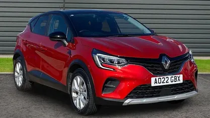 Used Renault Captur Iconic 145 HP (106 kW) 2022 Red/black SUV