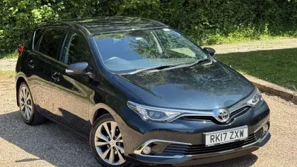 Used Toyota Auris 116 HP (85 kW) 2017 Grey Hatchback