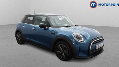 Używany Mini Cooper Classic 136 KM (100 kW) 2022 Niebieski Hatchback