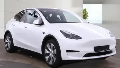 Used Tesla Model Y Standard Range 219 kW (299 HP) 2024 White SUV
